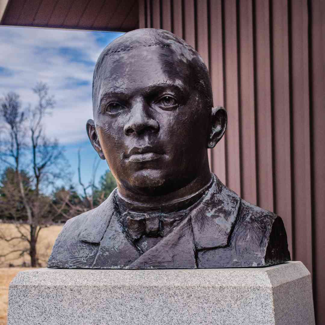 Booker T Washington Bust (2)